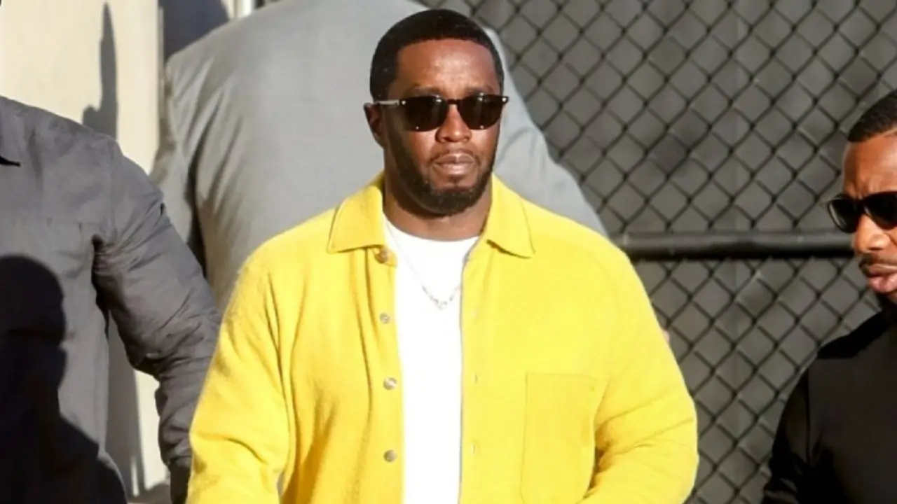 https://www.mobilemasala.com/film-gossip/Sean-Diddy-Combs-reveals-his-party-ingredients-in-a-resurfaced-interview-clip-Beautiful-women-of-course-i305478