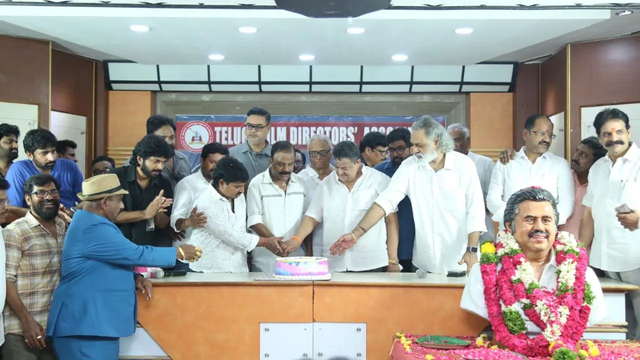 https://www.mobilemasala.com/film-gossip-tl/Directors-Association-Director-Dasari-Narayana-Raos-birth-anniversary-celebration-Directors-Day-event-at-Hyderabad-LB-Stadium-on-19th-of-this-month-tl-i260983