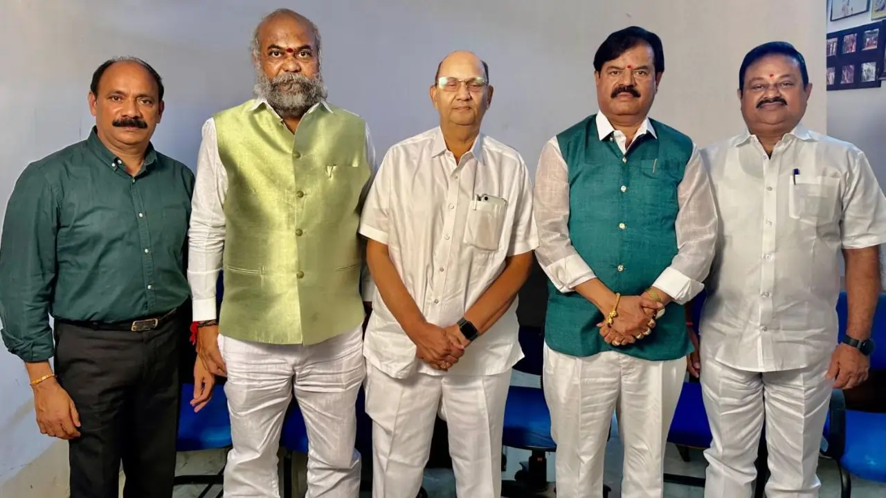 https://www.mobilemasala.com/film-gossip-tl/Telangana-Film-Chamber-elections-on-September-8-tl-i293502