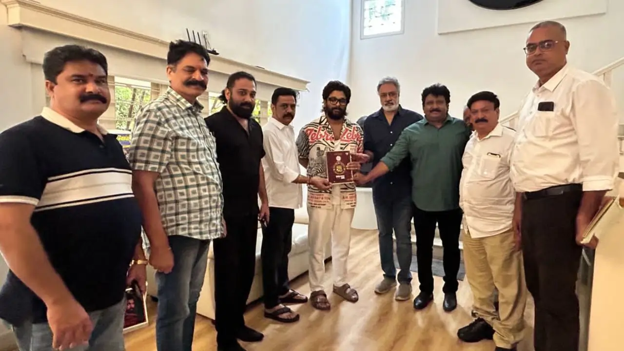 https://www.mobilemasala.com/film-gossip/National-award-winner-Icon-Start-Allu-Arjun-was-invited-to-Nandamuri-Balakrishnas-Golden-Jubilee-celebrations-i294543