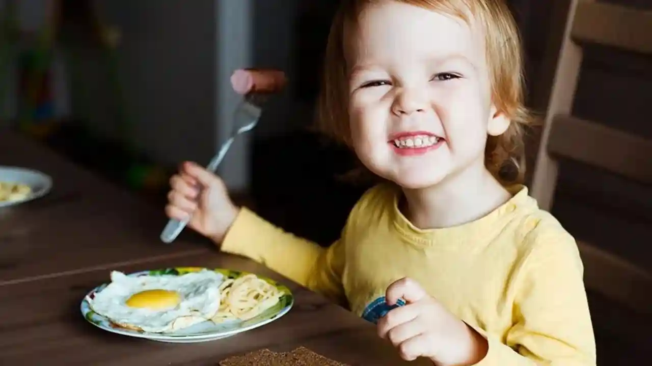 बच्चों के लिए उच्च-प्रोटीन भोजन और बाल पोषण के बारे में आप भी जानें