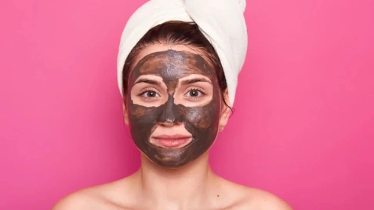 https://www.mobilemasala.com/health-wellness/World-Chocolate-Day-2024-Easy-DIY-chocolate-mask-recipes-for-glowing-and-healthy-skin-i278845