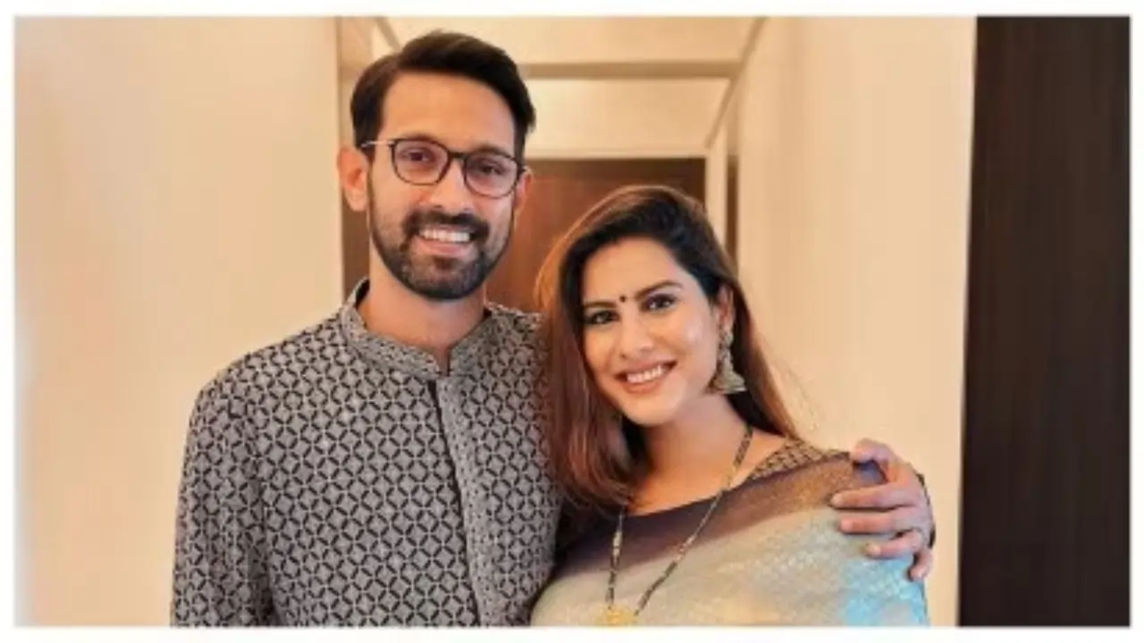 https://www.mobilemasala.com/film-gossip/Vikrant-Massey-says-he-is-good-enough-at-making-his-baby-burp-shares-wife-Sheetal-Thakur-is-upset-for-this-reason-i225139