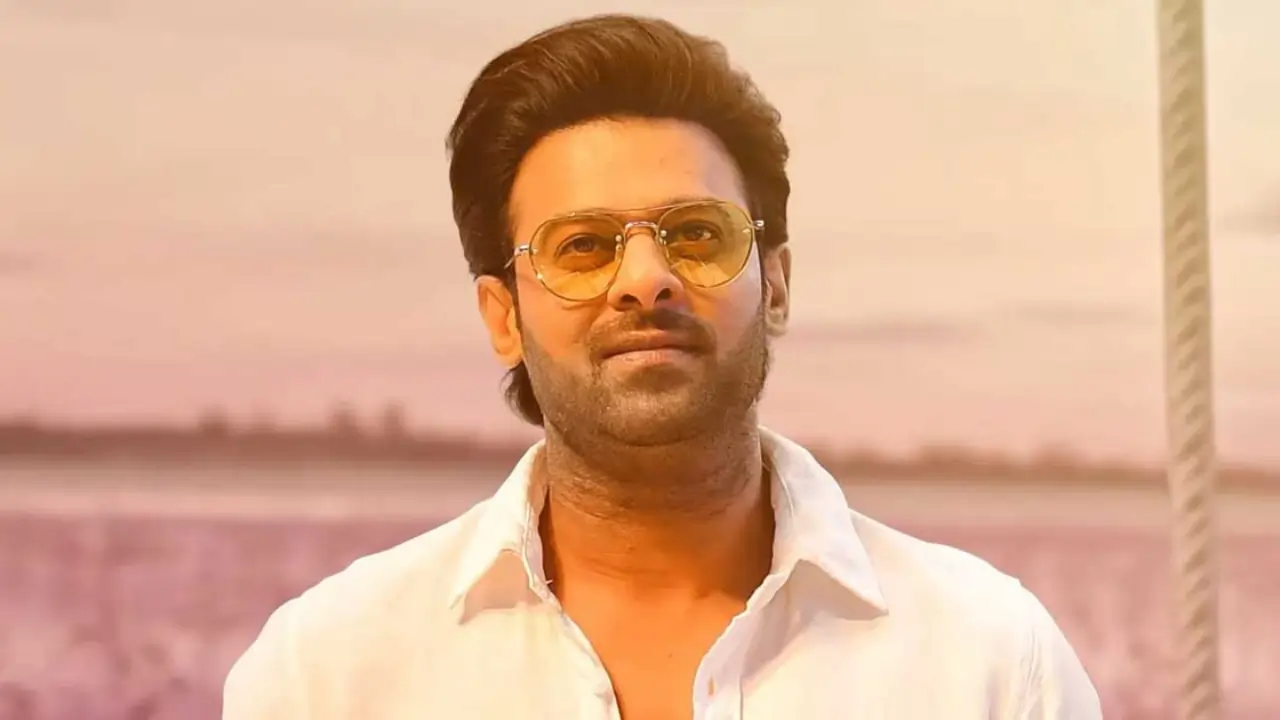 https://www.mobilemasala.com/film-gossip-tl/Prabhas-once-again-tops-the-list-of-most-popular-heroes-tl-i293040