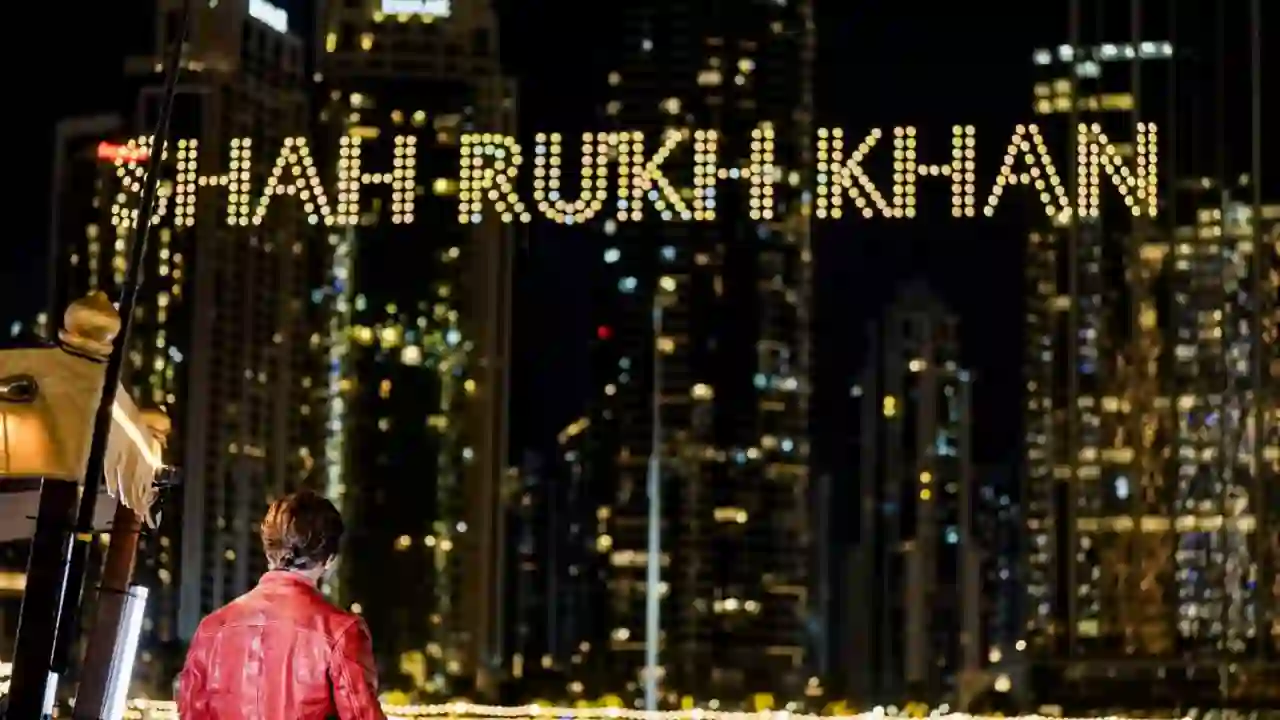 https://www.mobilemasala.com/movies/Dunki-Fever-Takes-Over-Dubai-Trailer-of-SRK-starrer-Dunki-illuminates-Burj-Khalifa-Stunning-Drone-Show-Lights-Up-the-Sky-Watch-Now-i199108