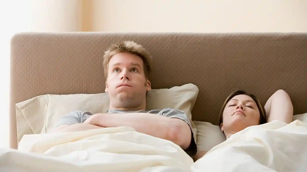 https://www.mobilemasala.com/features-hi/What-is-the-meaning-of-sleep-divorce-and-how-can-it-help-in-saving-relationships-hi-i268559