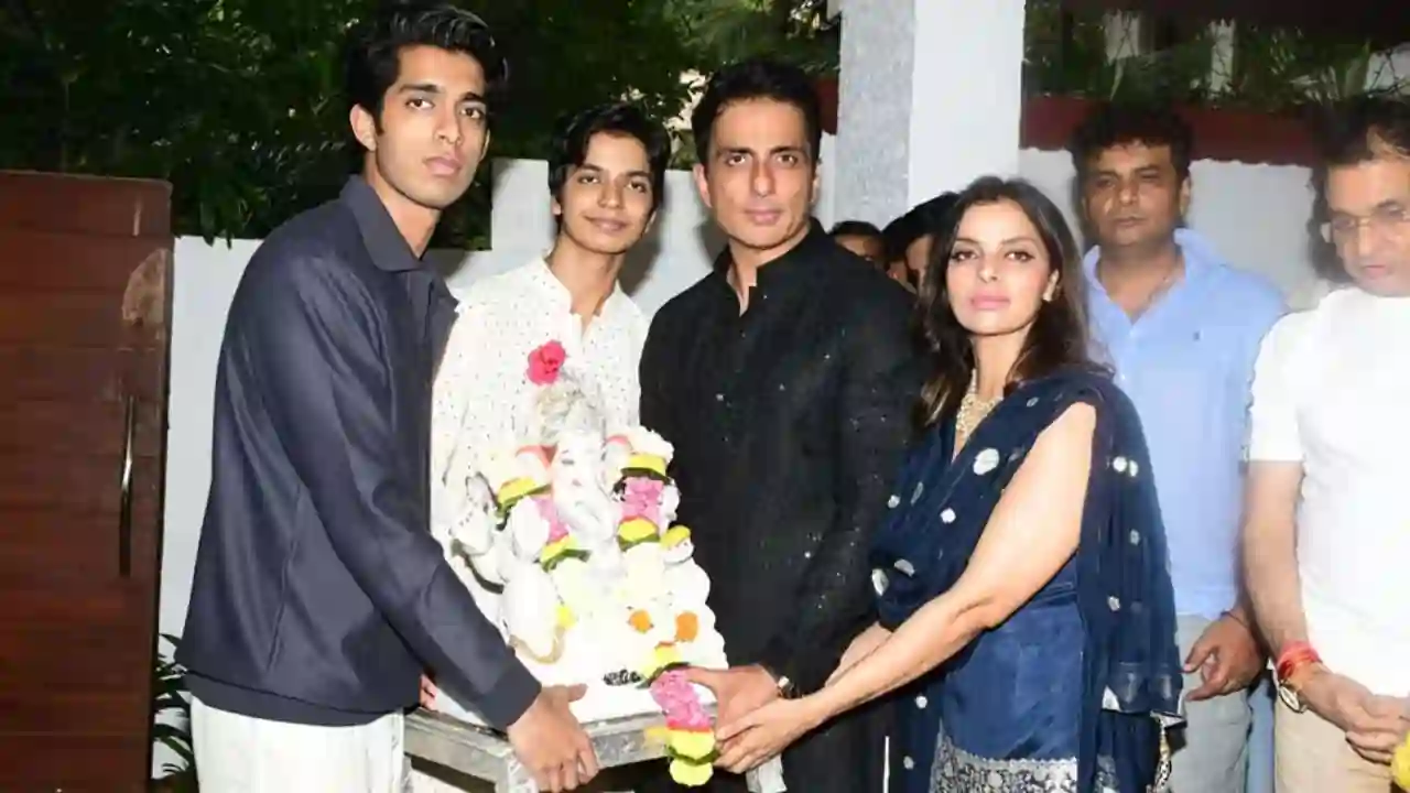 Sonu Sood offers an Eco-Friendly Farewell to Lord Ganesha at his residence