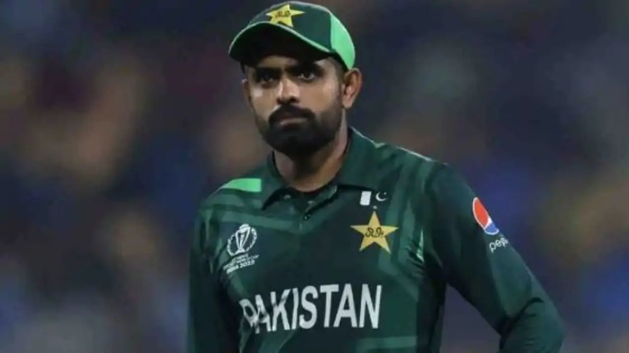 https://www.mobilemasala.com/khel/Babar-Azam-and-5-other-players-will-not-return-to-Pakistan-after-T20-World-Cup-irregularities-Report-hi-i273479