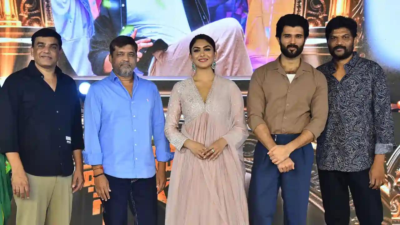 https://www.mobilemasala.com/movies/Our-gift-to-your-families-this-summer-is-Family-Star---Hero-Vijay-Devarakonda-at-the-pre-release-event-i229513