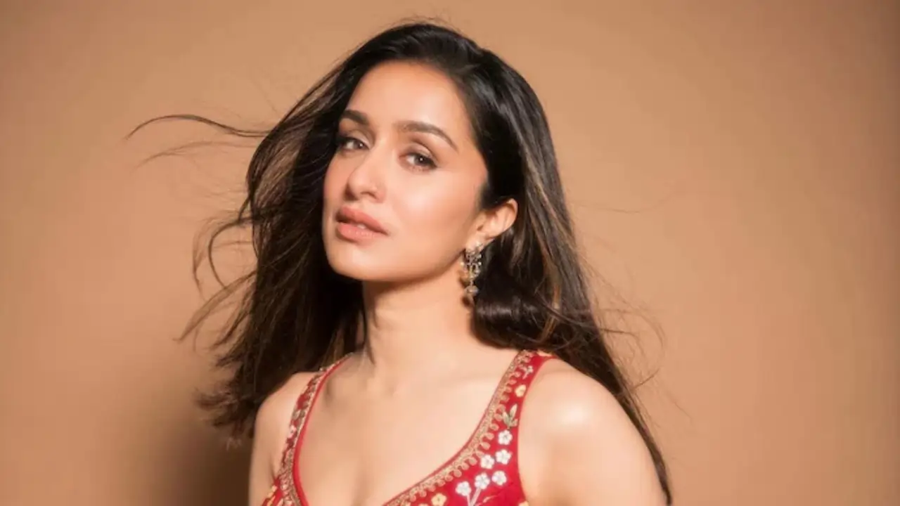 https://www.mobilemasala.com/film-gossip/Shraddha-Kapoor-on-Stree-2-beating-Shah-Rukh-Khans-Jawan-and-Pathaan-Well-keep-that-where-it-belongs-i310439