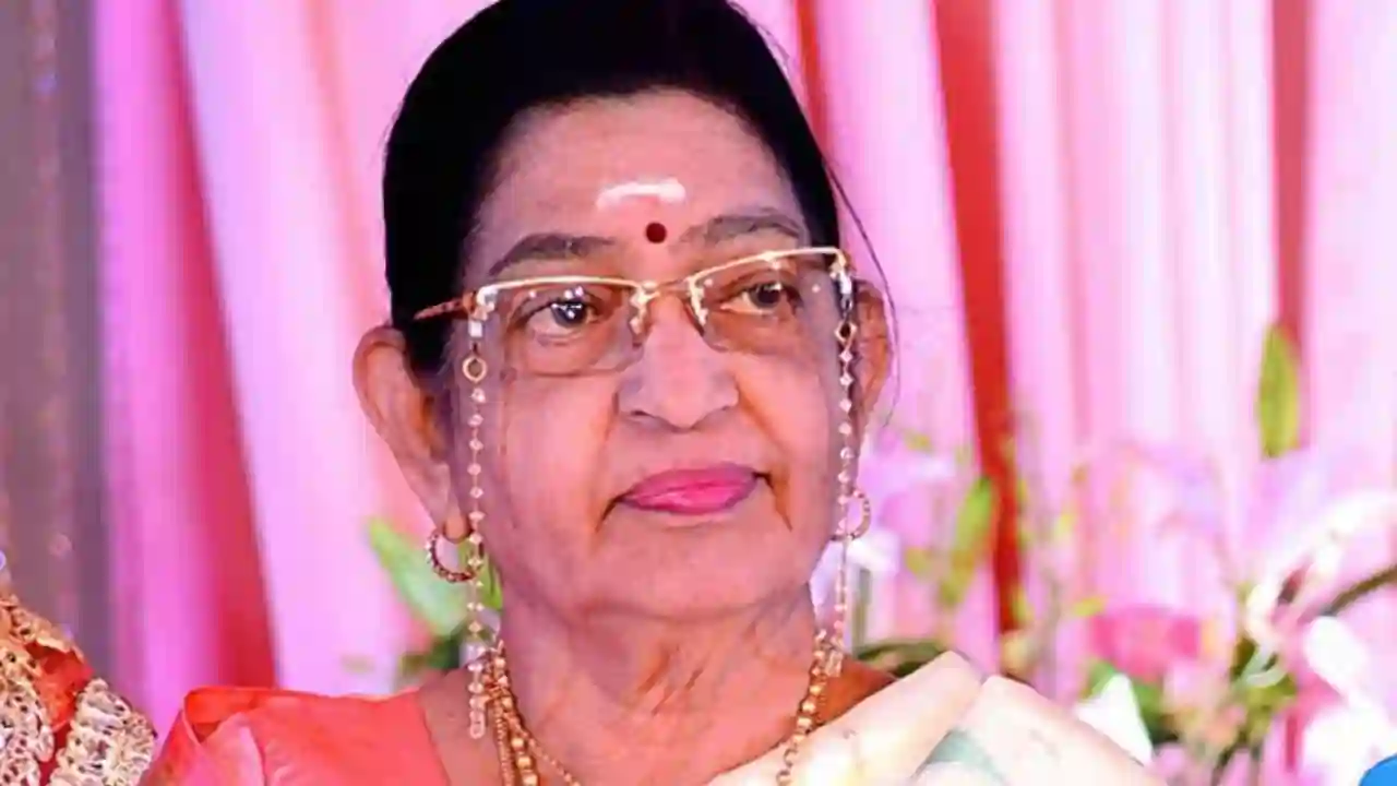 https://www.mobilemasala.com/film-gossip-tl/Singer-Sushila-has-recovered-she-reached-home-healthy-tl-i292396