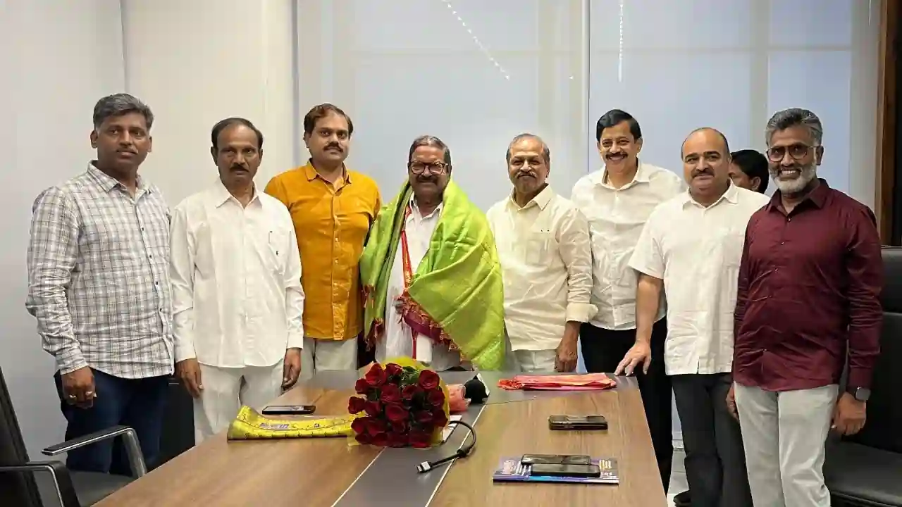 https://www.mobilemasala.com/film-gossip/FNCC-President-KS-Rama-Rao-to-NTR-Honored-by-the-Centenary-Committee-i304911