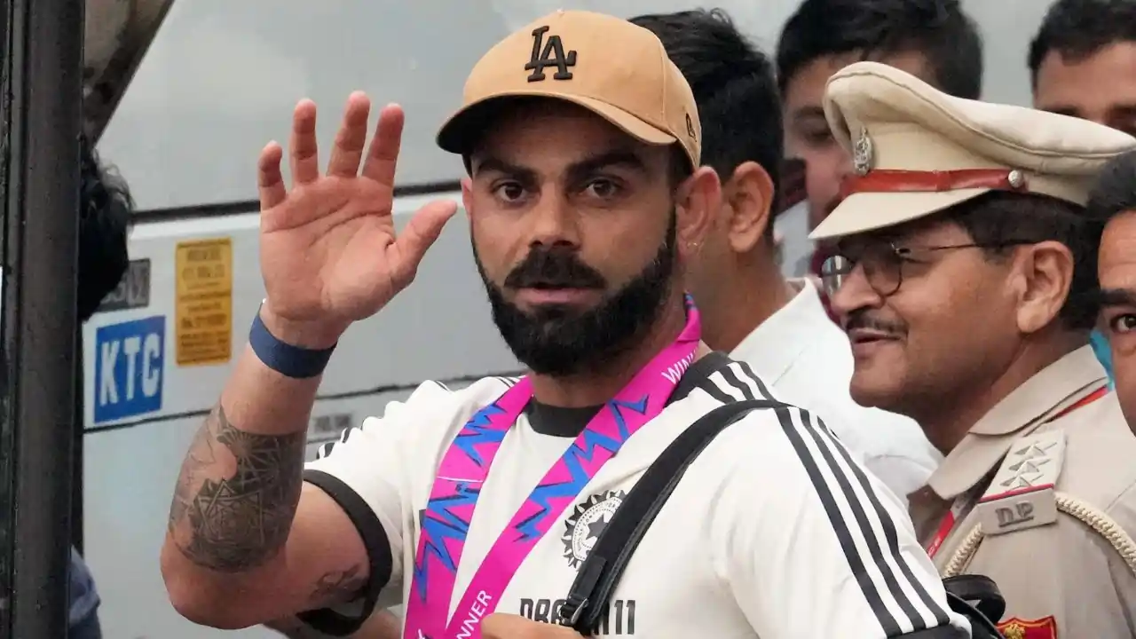 https://www.mobilemasala.com/sports/Allan-Border-lambasts-Pat-Cummins-and-co-for-letting-Virat-Kohli-roll-on-to-century-Dont-want-this-guy-i321651