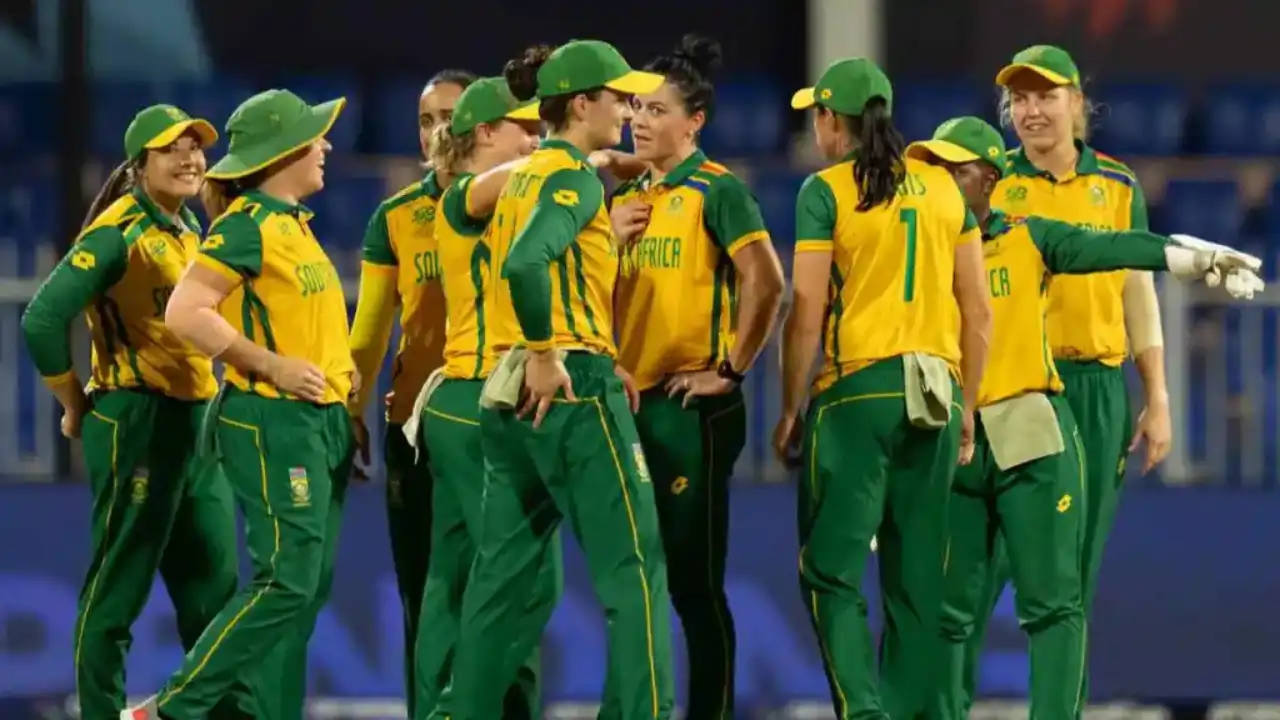 https://www.mobilemasala.com/khel/ICC-Womens-T20-World-Cup-2024-Pre-Match-Semi-Final-1-South-Africa-captain-Laura-Wolvaardt-opts-to-bowl-first-hi-i309303