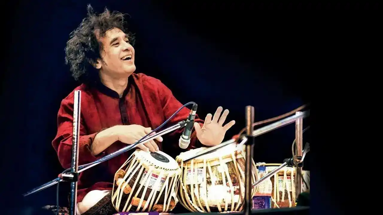 https://www.mobilemasala.com/film-gossip-hi/After-the-death-of-Zakir-Hussain-his-last-post-went-viral-the-wonderful-moments-of-his-life-were-shown-in-the-video-hi-i326703